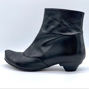 🎈1DAYSALE🎈EUC Lundi Bleu pixie toe boots